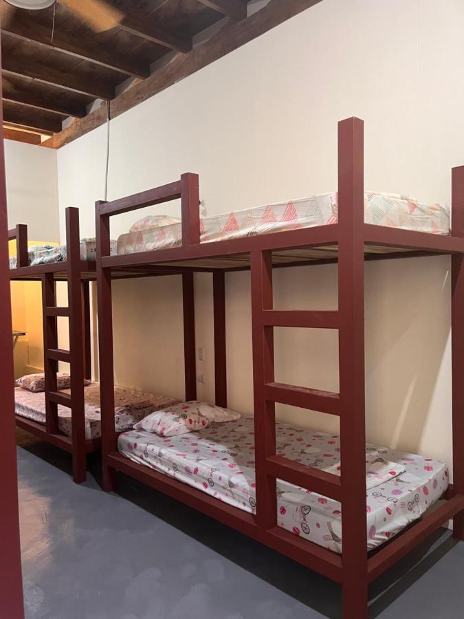 Hostel Tuanis Surf Camp Playa Santa Teresa  外观 照片