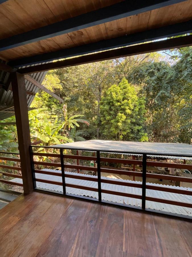 Hostel Tuanis Surf Camp Playa Santa Teresa  外观 照片