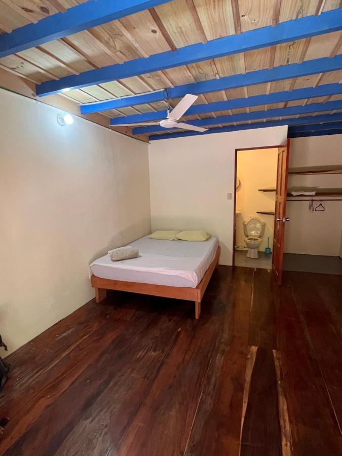 Hostel Tuanis Surf Camp Playa Santa Teresa  外观 照片