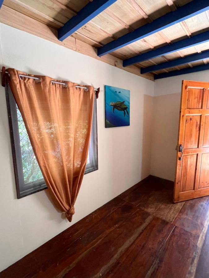Hostel Tuanis Surf Camp Playa Santa Teresa  外观 照片