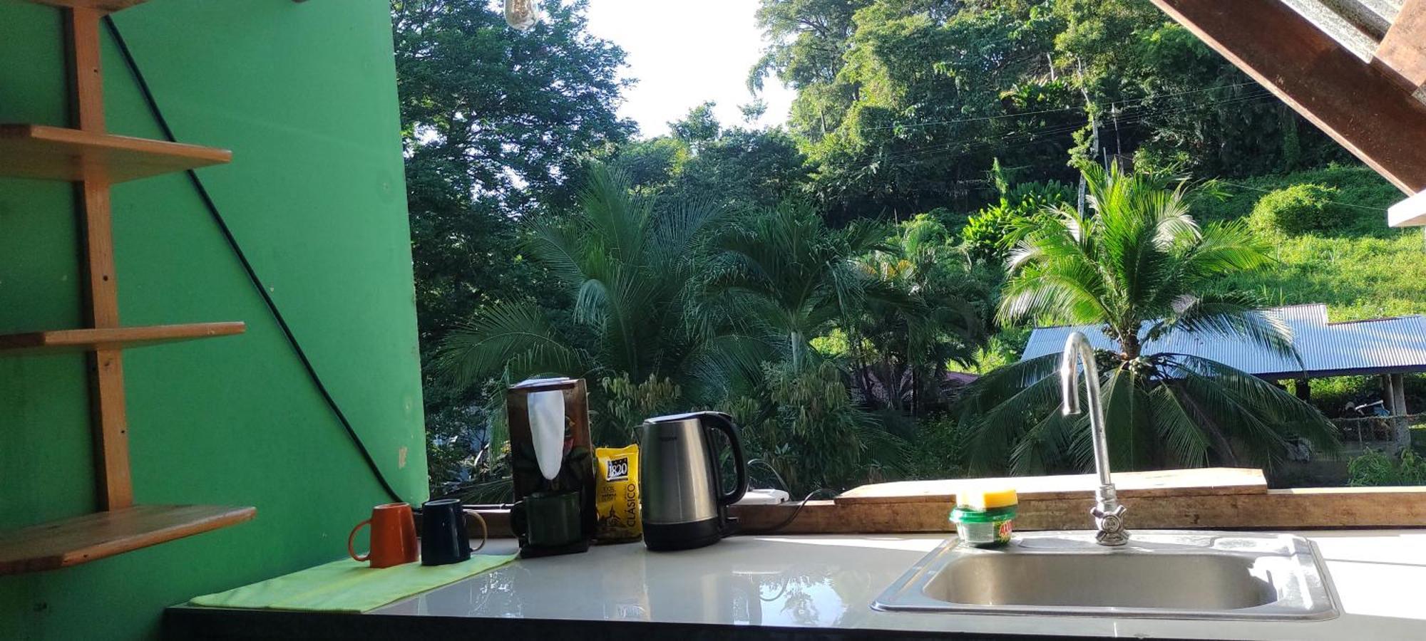 Hostel Tuanis Surf Camp Playa Santa Teresa  外观 照片